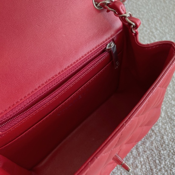 Chanel mini square classic flap in red lambskin - Picture 7 of 9